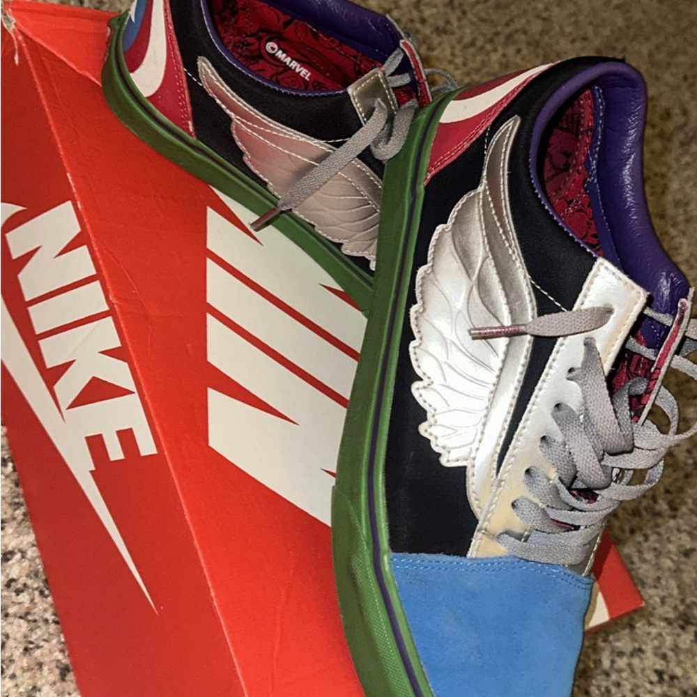 Men’s captain America vans. Sizes 10 1/2 and in women’s 12!